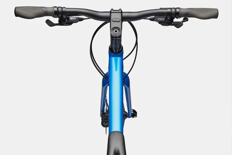 Cannondale Quick 3 Disk Fitness Bike in Electric Blue-2