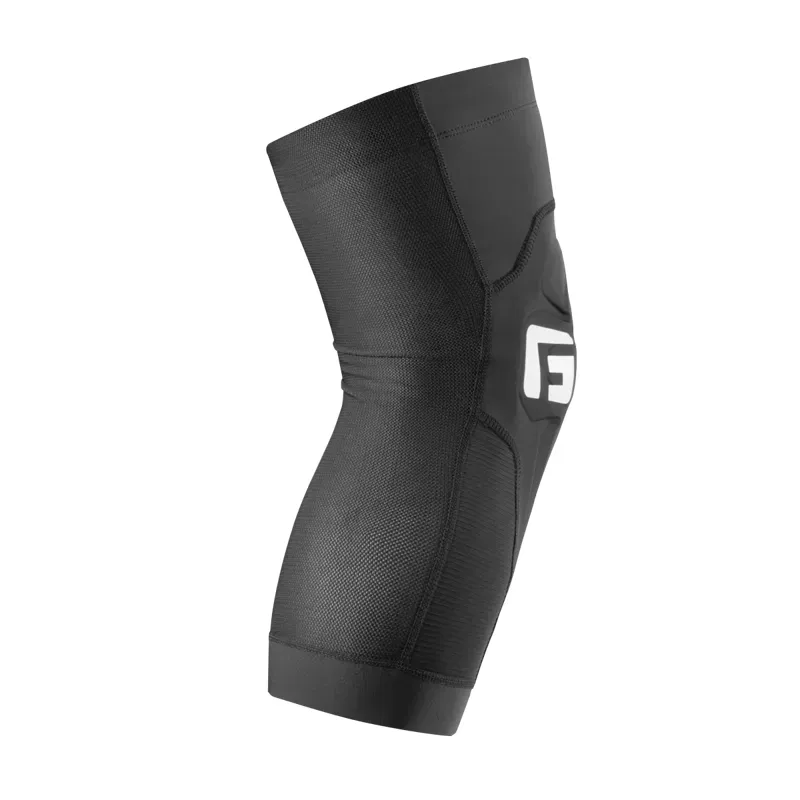 G-Form Youth Pro-X4 Small/Medium Knee Guards in Black-1