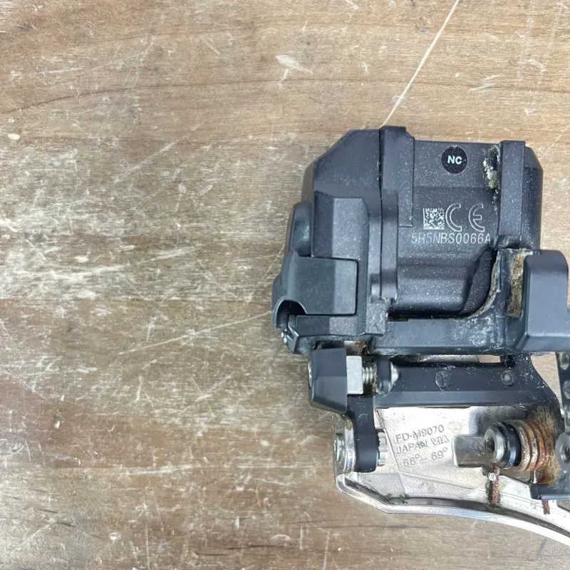 Shimano XTR Di2 FD-M9070 Ele. Clamp-On 11-speed Front Der. in Silver-7